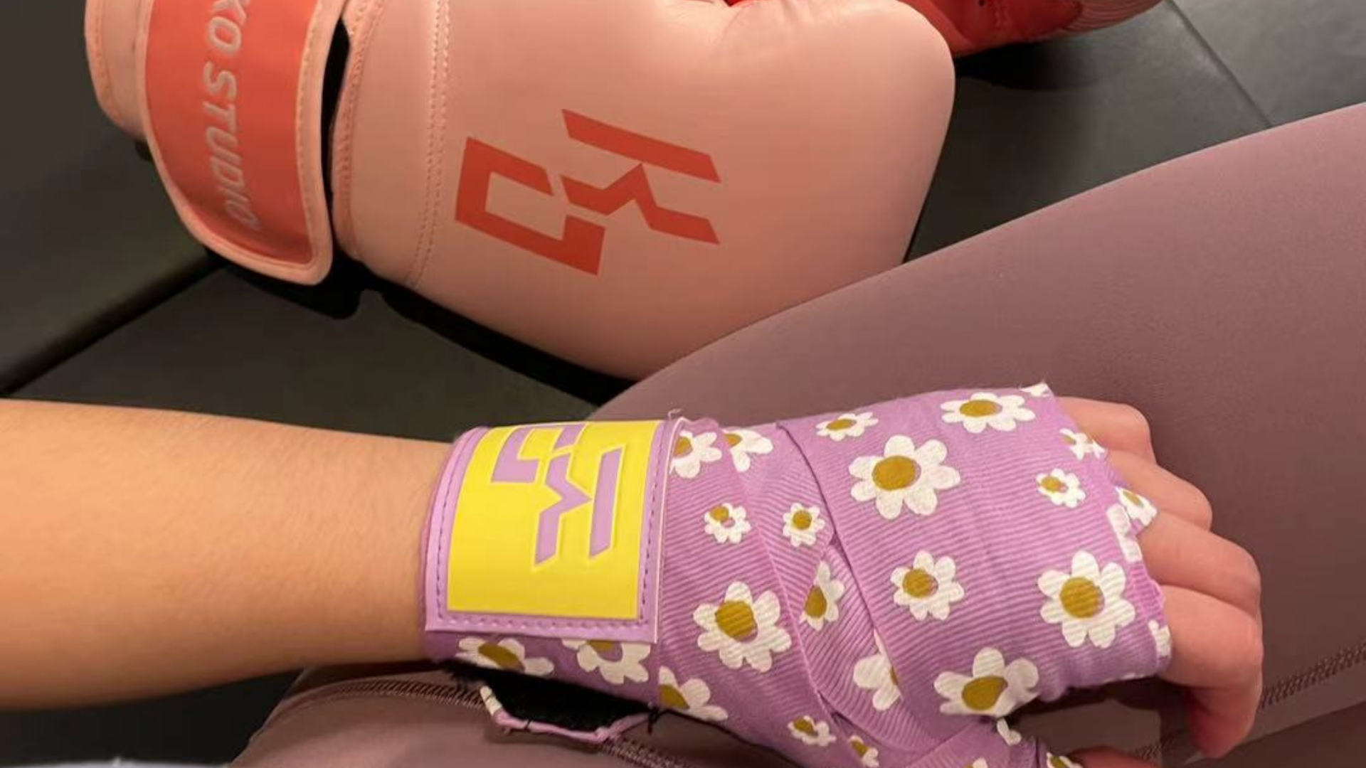 Muay Thai Hand Wraps vs Boxing Wraps: What's the Difference – KoStudio